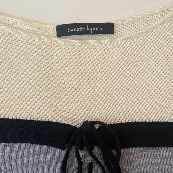 Adorable XS Nanette Lepore cap-sleeve tie-front perfect t-shirt - Picture 2 of 11
